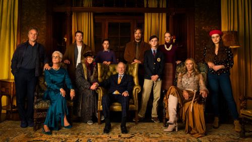 Ketika James Bond dan Captain America Beradu Peran di Knives Out